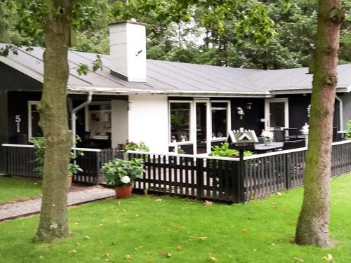 Hou House | 8 person holiday home in Hals-By Traum