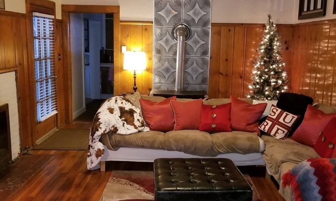 Downtown Klamath Falls House | 80+ Day Stays in the Red Smarthouse King ❤️Downtown 4KTV W/D WiFi