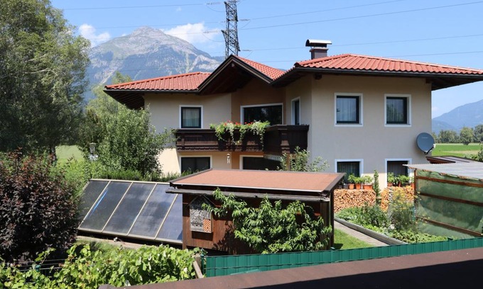 Strass im Zillertal Apartment | 80 m² Apartment ∙ 2 bedrooms ∙ 5 guests