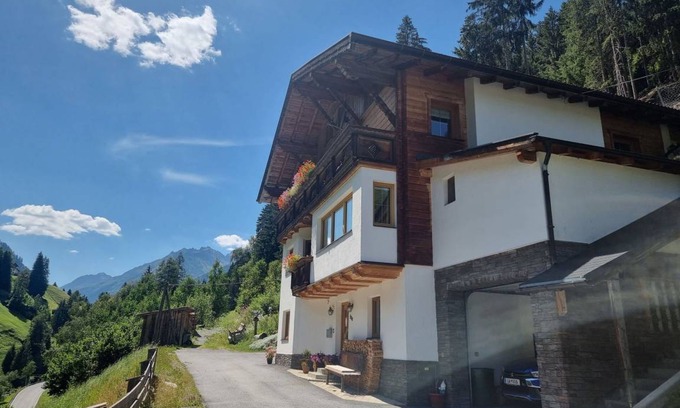 Kappl Apartment | 80 m² Apartment ∙ 3 bedrooms ∙ 7 guests