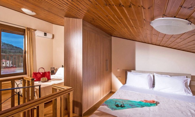 Palaiokastro Villa | 80 m² Villa ∙ 1 bedroom ∙ 4 guests