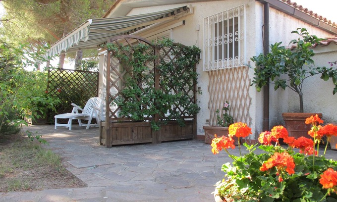 Lacona Apartment | 80 meters from the beach romantic Open Space in great park, free wi-fi, parking