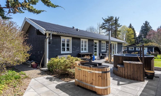 Dronningmolle House | 81 m² House ∙ 3 bedrooms ∙ 5 guests