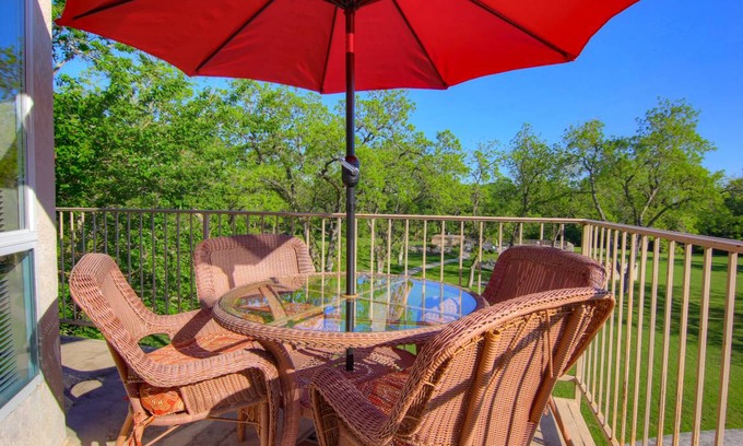 New Braunfels Condo | 87 m² Condo ∙ 2 bedrooms ∙ 6 guests