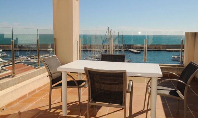 Calafat Apartment | 88 m² Apartment ∙ 2 bedrooms ∙ 6 guests