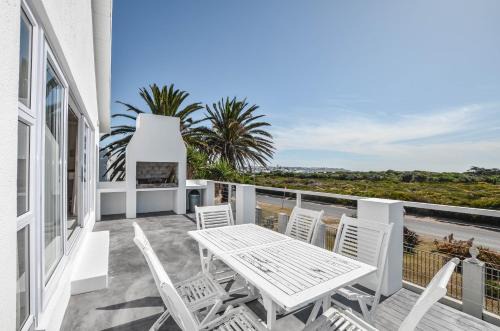 Yzerfontein House | 9 on Dolfyn