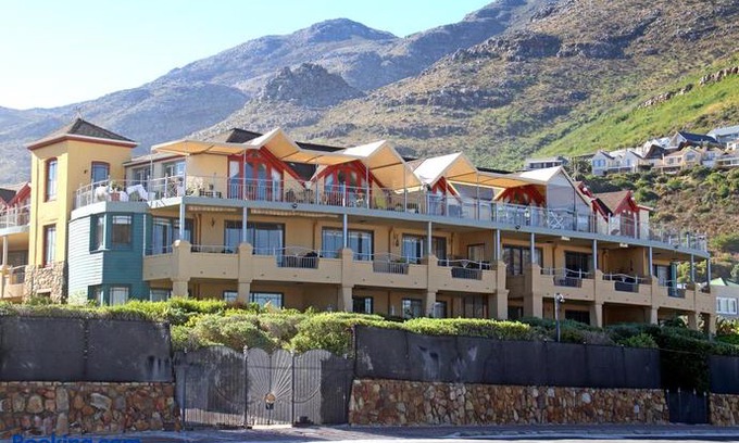 Scott Estate Apartment | 9 The Village