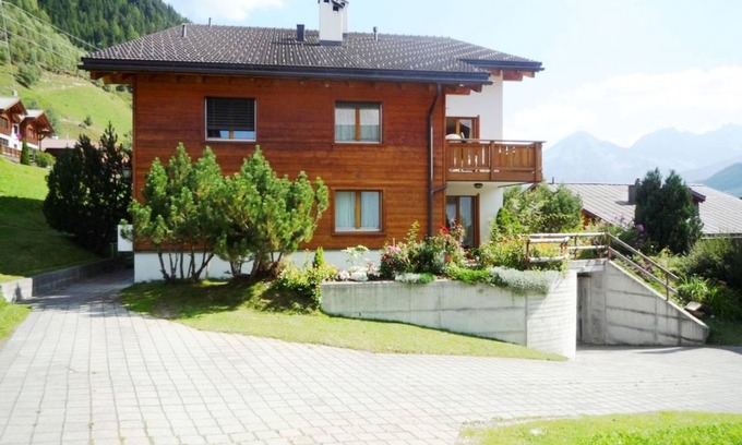Sedrun Apartment | 90 m² Apartment ∙ 2 bedrooms ∙ 6 guests