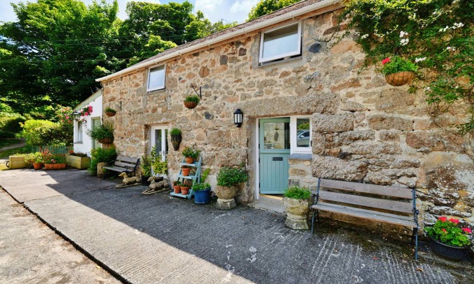 Chysauster Cottage | 95 m² Cottage ∙ 2 bedrooms ∙ 3 guests