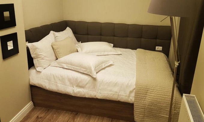 Bucharest City-Centre Apartment | 9A Studio, Romana Square