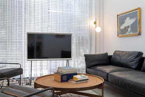 Neve Tzedek Apartment | A Bauhaus Gem - Prime Location