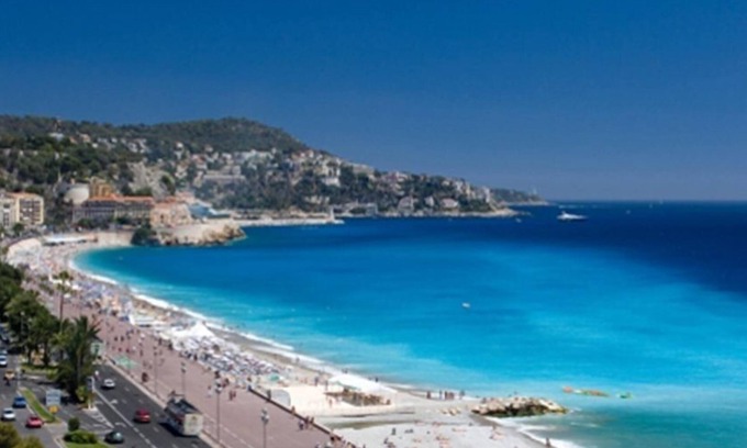 Carre d'Or Apartment | A Breathtaking View on the Sea, with Roof Top Pool