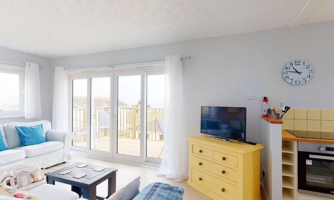 Hayle Cottage | A bright, fresh and modern holiday bolthole, Ocean swell sleeps up to 6 guests