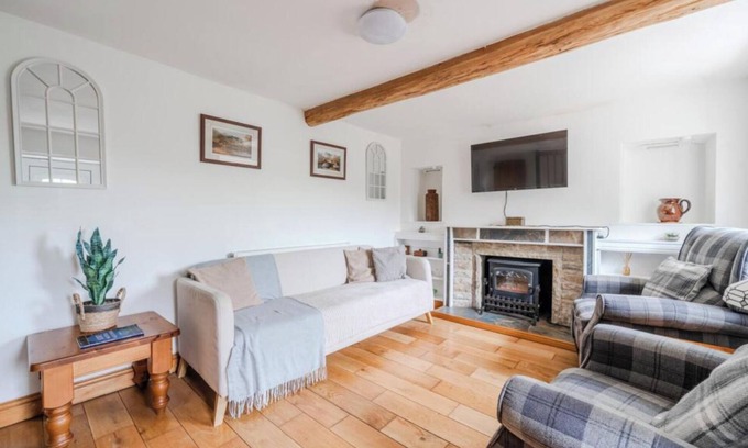 Matlock Bath House | A charming and beautifully presented three-bedroom old miners cottage