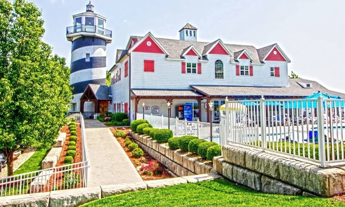 Branson Resort | A Charming Lakeside Escape with Endless Family Fun- Branson Family Fun-3 Bd.