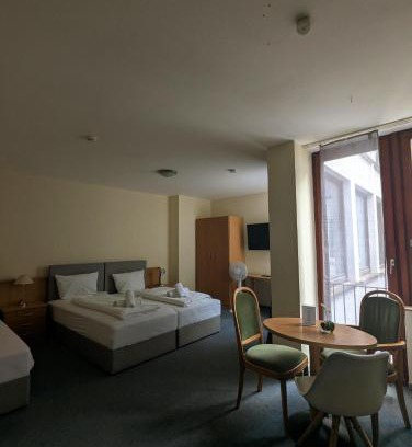 Rastatt Bed & Breakfast | A - City HOTEL Schiff