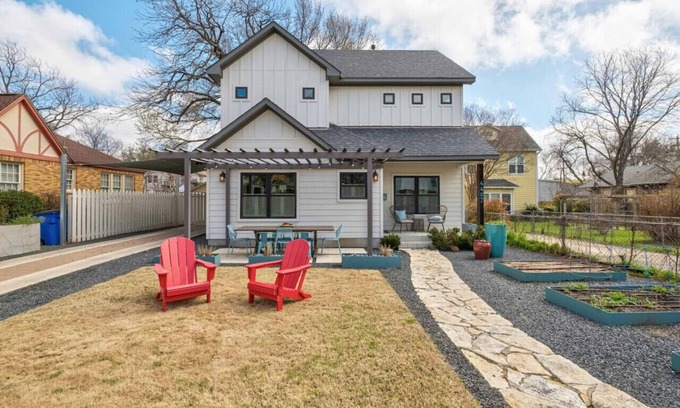 Rosedale House | A Classic Downtown Beauty
