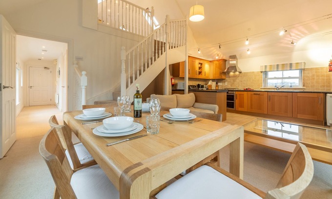 Lelant Apartment | A contemporary apartment - the perfect place to return to after a day exploring.
