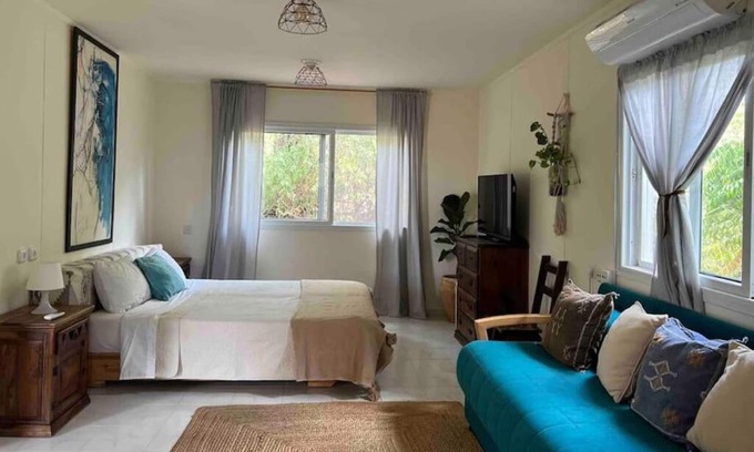 Korazim Bed & Breakfast | A cosy small unit with a beautiful view to the Galilee lake