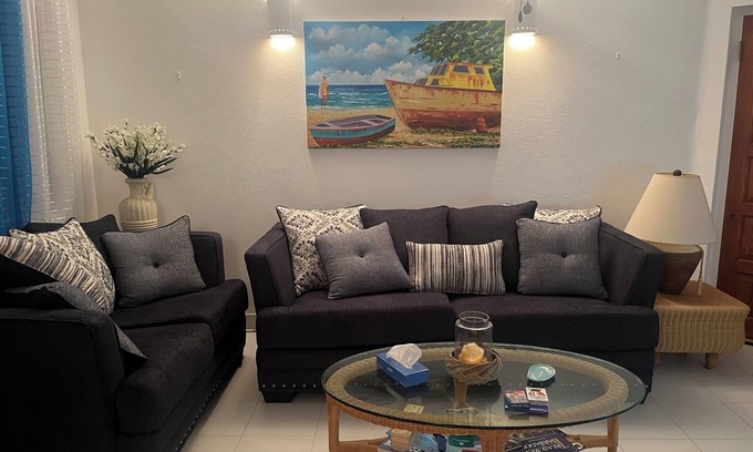 Sunset Crest Condo | A Cozy 1 bedroom 1 bathroom Barbados Vacation Rentals 5 Minutes Walk to Beach
