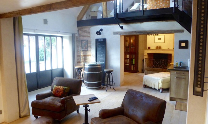 Chitenay House | A Cozy, Techy, Lofty Barn in the Heart of the Loire Valley Grands Chateaux Area