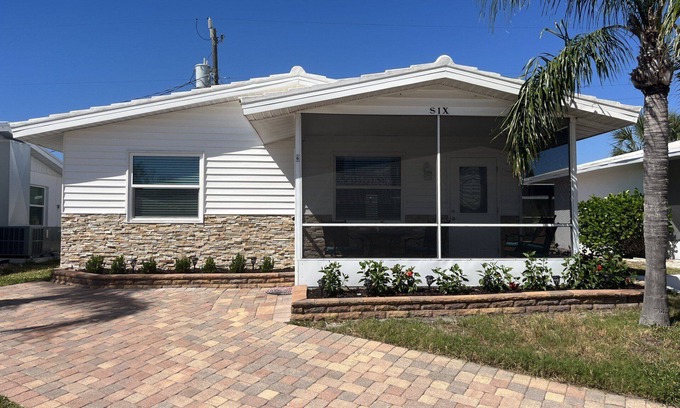 Aloha Kai Condo | A Great Day At The Beach! - Aloha Kai #6 - Roelens