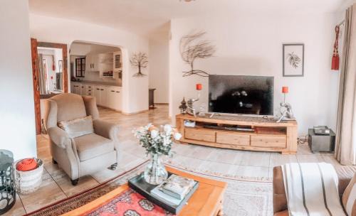 Faerie Glen House | A Home in Faerie Glen near Sun Bet Arena