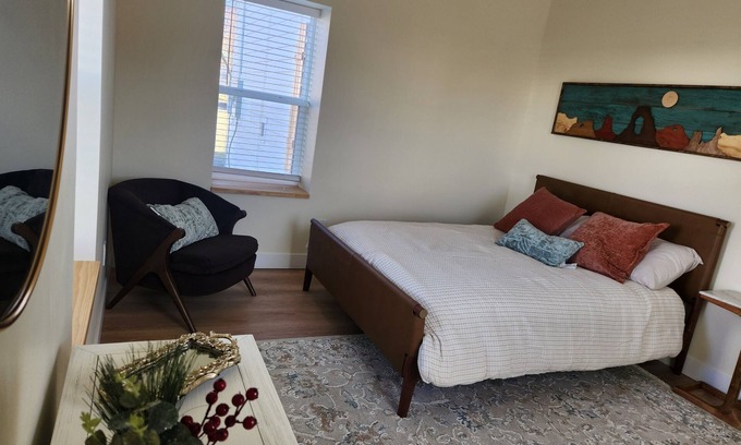 Logan House | A house in the heart of Logan with shops, restaurants, and experiences near.