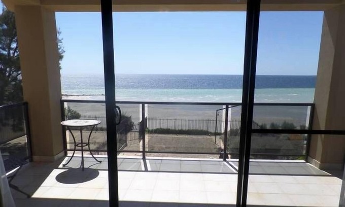 Moonta Bay House | A house on the Beach