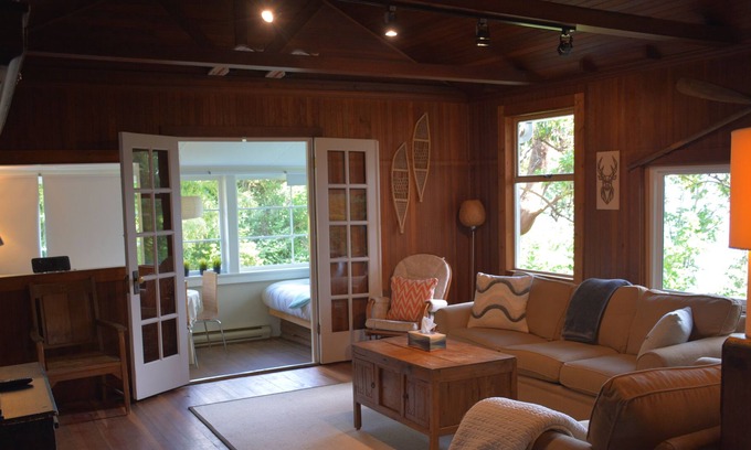 Gibsons Cabin | A Little Piece Of Paradise-Waterfront Cabin