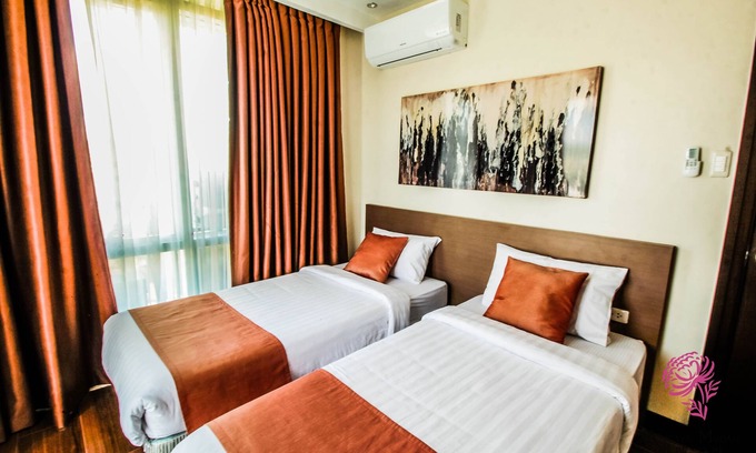 Lahug Condo | A LUXURIOUS AFFORDABLE UNIT NEAR AYALA W/3 BEDROOM