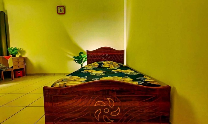 Al Mankhool Apartment | A Modern & Cozy Room stay for Guests