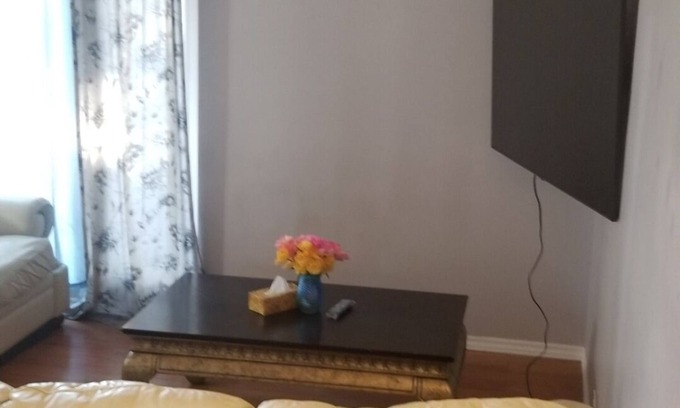 Bendale House | A Peaceful 3 Bedrooms House in a Quiet Neighborhood