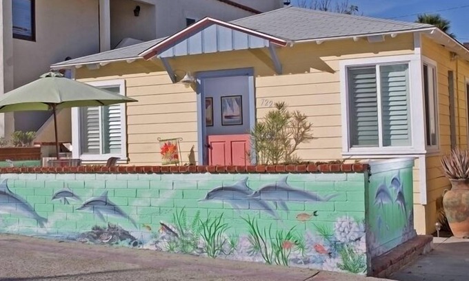 Mission Beach House | A PERFECT BEACH COTTAGE Exclusive Private Retreat - STEPS TO BEACH AND BAY