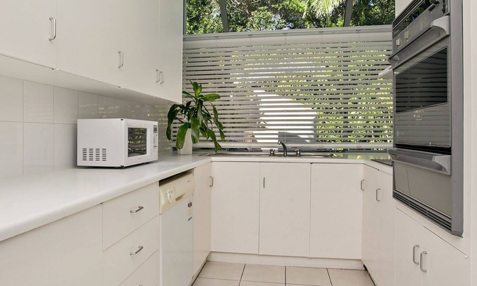 Byron Bay Apartment | A PERFECT STAY - 2 James Cook Apartments
