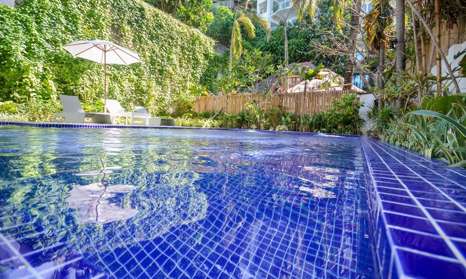 Balabag Villa | A private space on the white beach with 5 large rooms and beds