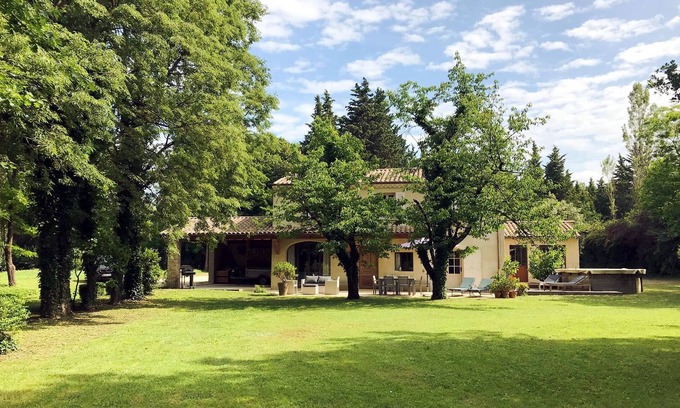 Montelimar House | a Provencal bustle of decorator for a family of 7/8 people