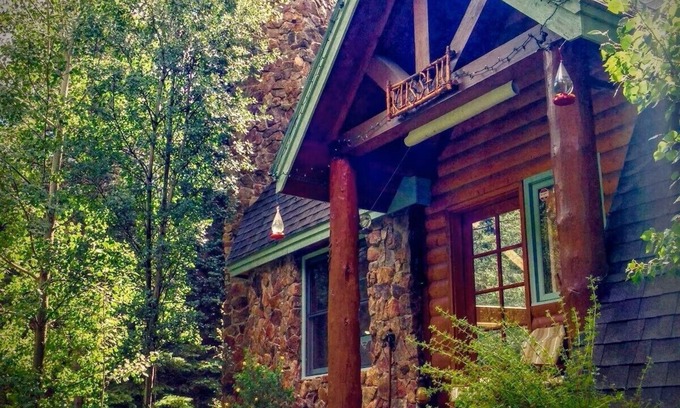 Idaho Springs Cabin | A River Front Mountain Luxury Cabin- Relaxing, Skiing, Rafting, Hot Tub, Sauna