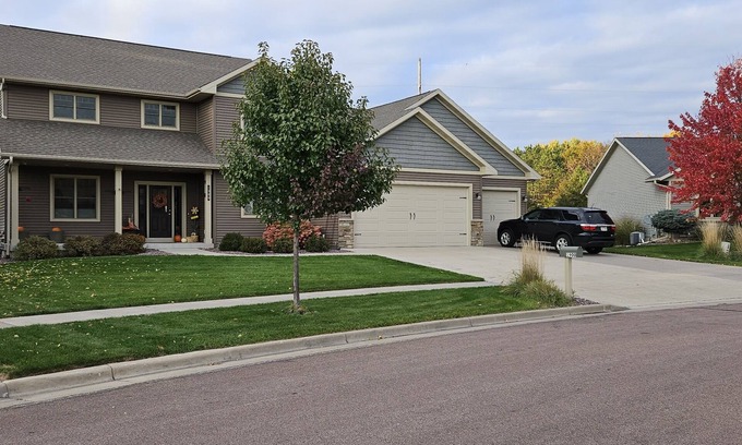 Onalaska House | A Spacious Homey Place To Be/Shared property with Owner .