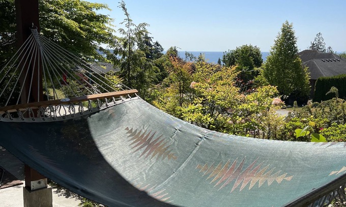 West Sechelt House | A SWEET SUITE 5 min from the beach and town!