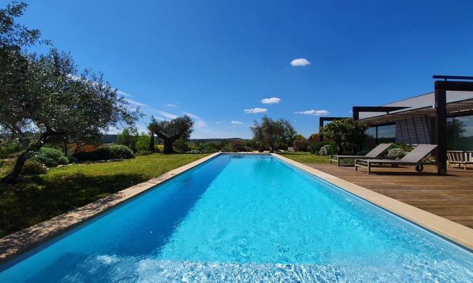 Uzes House | A Uzès, Contemporaine à la vue Unique, à 5 min du Centre Historique