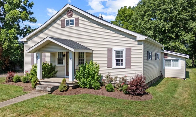 Dover House | A Winfield Bungalow