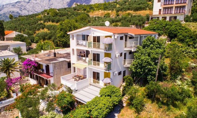 Bratus Apartment | A1 - apt next to the beach with balcony and sea view