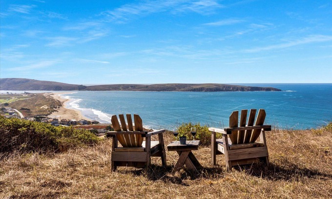 Dillon Beach House | AbaloneAlcove:FUN Beach Home Classic-Vibe -HugeViews/HotTub/WiFi/Pup/Pool Tbl