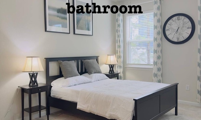 Seffner Community Alliance House | Abi house/Brandon Hideaway – Master Suite/Private bathroom