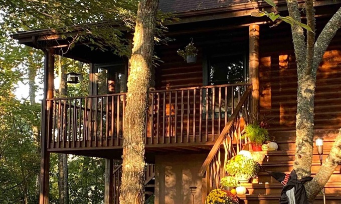 Franklin Cabin | Above it All