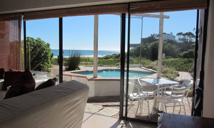 Britannia Bay House | Absolute Beach