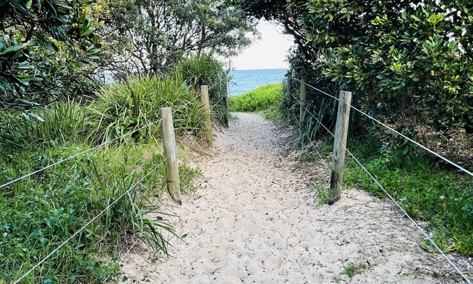 Diamond Beach House | Absolute beachfront holiday home with private heated pool