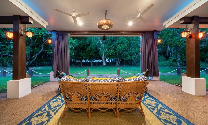 Wonga Beach House | Absolute Beachfront Luxury & Serenity: Wonga Belle