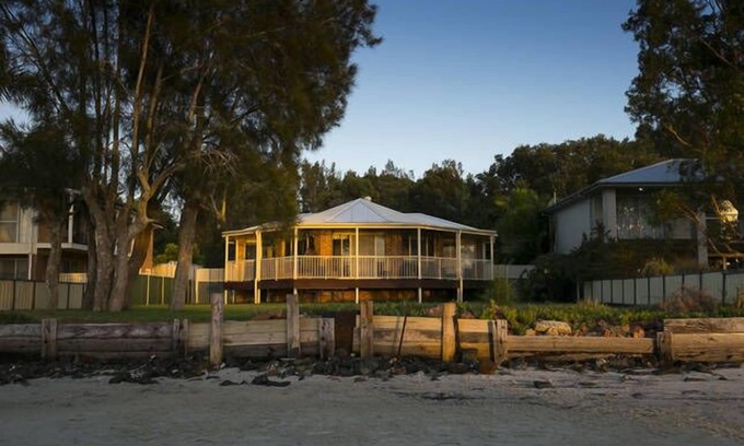 Pindimar House | Absolute Waterfront - Blue Bundaleer